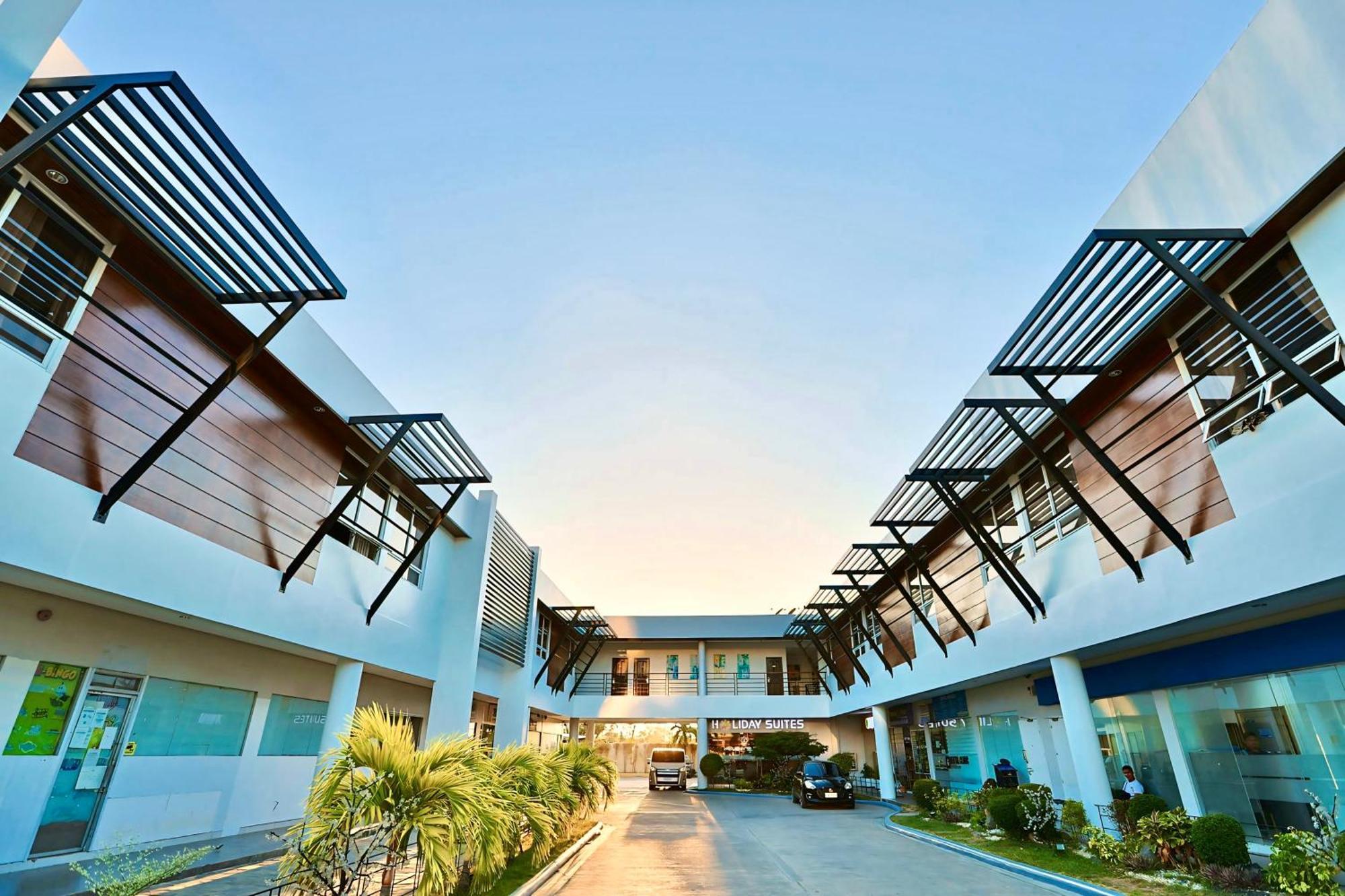 Holiday Suites Puerto Princesa Exteriör bild